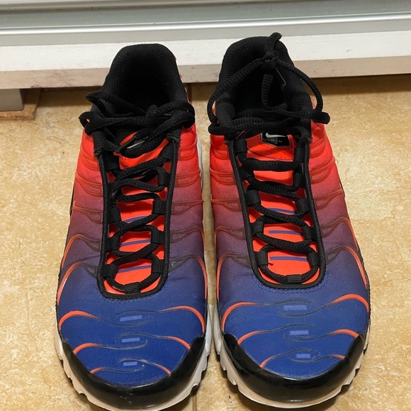 Nike Air Max Plus GS Gradient – Size 4.5Y – Racer Blue / Red Youth Sneakers - Picture 2 of 7